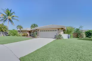 1855 Lotus Ln Ln, Wellington, FL 33414 - Photo 5