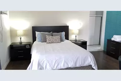 1000 NE 17th Court, Fort Lauderdale, FL 33305 - Photo 11