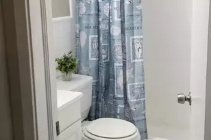 1000 NE 17th Ct, Fort Lauderdale, FL 33305 - Photo 9