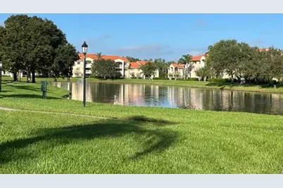 1590 S 42nd Circle, Unit #310, Vero Beach, FL 32967 - Photo 11