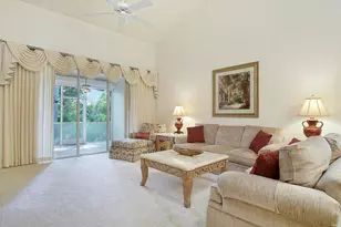 1639 SW Harbour Isles Cir, Port Saint Lucie, FL 34986 - Photo 13