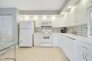 377 Prestwick Ln, Palm Beach Gardens, FL 33418 - Photo 19