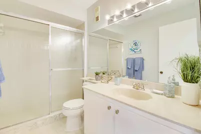 377 Prestwick Lane, Unit #2, Palm Beach Gardens, FL 33418 - Photo 13