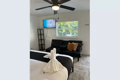 1211 NE 15th Avenue, Unit #3, Fort Lauderdale, FL 33304 - Photo 3
