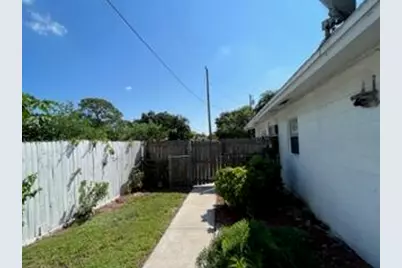 2503 Chesterfield Drive, Fort Pierce, FL 34982 - Photo 25