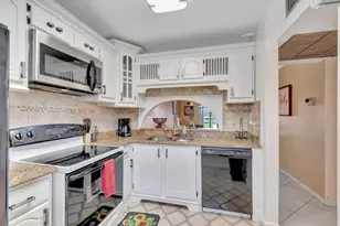 7101 Golf Colony Ct, Lake Worth, FL 33467 - Photo 11