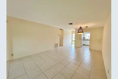 2802 Crosley Drive W, Unit #D, West Palm Beach, FL 33415 - Photo 5