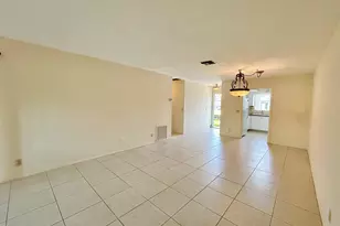 2802 Crosley Dr W, West Palm Beach, FL 33415 - Photo 5