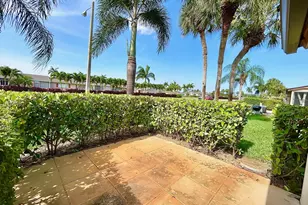 2802 Crosley Dr W, West Palm Beach, FL 33415 - Photo 15