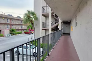 725 Lori Dr, Palm Springs, FL 33406 - Photo 11