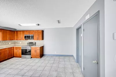 1204 Waterview Circle, Palm Springs, FL 33461 - Photo 15