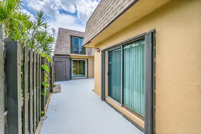 1204 Waterview Circle, Palm Springs, FL 33461 - Photo 25