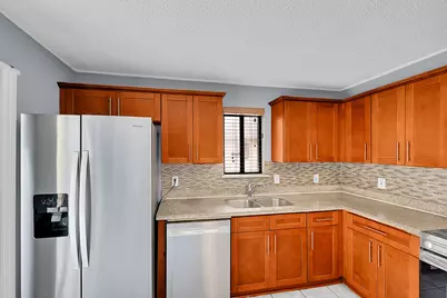 1204 Waterview Circle, Palm Springs, FL 33461 - Photo 13