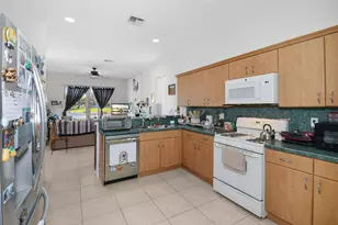 107 NW Summerville Ct, Port Saint Lucie, FL 34986 - Photo 17