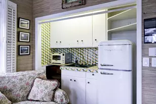 284 Queens Ct, West Palm Beach, FL 33401 - Photo 21