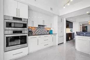 2640 Lake Shore Dr, Riviera Beach, FL 33404 - Photo 7