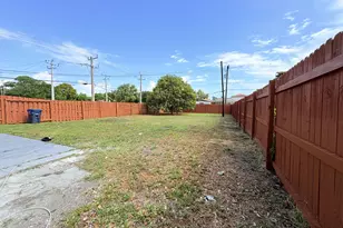 307 4th St, Lake Park, FL 33403 - Photo 25