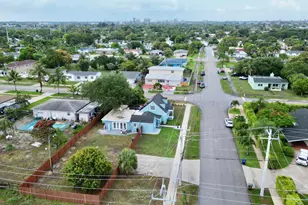 307 4th St, Lake Park, FL 33403 - Photo 43