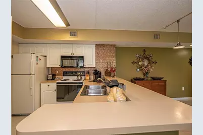 1590 S 42nd Circle, Unit #106, Vero Beach, FL 32967 - Photo 7
