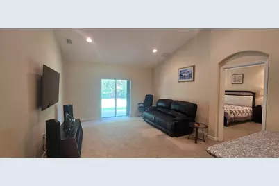 346 Lexington Avenue SW, Vero Beach, FL 32962 - Photo 9