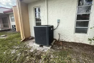 425 Lake Helen Dr, West Palm Beach, FL 33411 - Photo 15