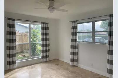 927 W Royal Palm Road, Boca Raton, FL 33486 - Photo 17