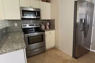 927 W Royal Palm Rd, Boca Raton, FL 33486 - Photo 13