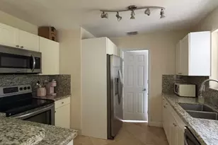 927 W Royal Palm Rd, Boca Raton, FL 33486 - Photo 11