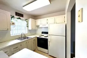 127 Berkshire F, West Palm Beach, FL 33417 - Photo 11