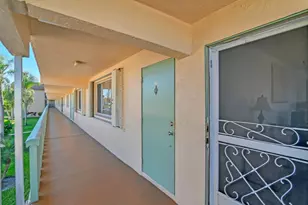 700 Village Green Ct, Palm Springs, FL 33461 - Photo 13