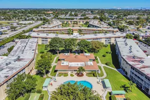 700 Village Green Ct, Palm Springs, FL 33461 - Photo 21