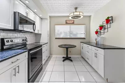 15451 Pembridge Drive, Unit #207, Delray Beach, FL 33484 - Photo 9