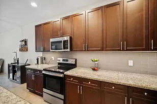 524 SW Glen Crest Way, Stuart, FL 34997 - Photo 9