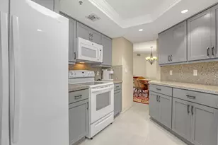 5200 N Ocean Dr, Singer Island, FL 33404 - Photo 11