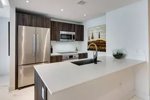 488 NE 18th St, Miami, FL 33132 - Photo 15