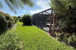 2507 Canterbury Dr N, West Palm Beach, FL 33407 - Photo 13