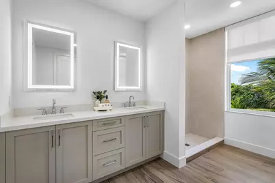 184 Lake Drive, Unit #2204, Palm Beach Shores, FL 33404 - Photo 13