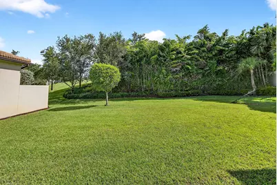 9265 Seahorse Bay Drive, Boynton Beach, FL 33473 - Photo 23