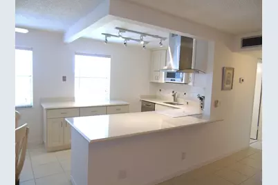 219 Normandy E, Delray Beach, FL 33484 - Photo 3