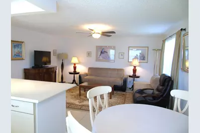219 Normandy E, Delray Beach, FL 33484 - Photo 5