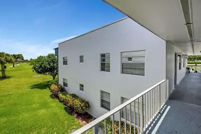 74 Normandy B, Delray Beach, FL 33484 - Photo 23