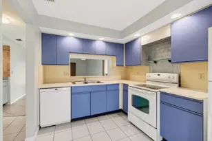 400 Club Cir, Boca Raton, FL 33487 - Photo 27