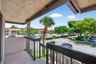 400 Club Cir, Boca Raton, FL 33487 - Photo 5