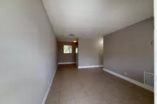 400 Metcalf Ct, West Palm Beach, FL 33407 - Photo 5