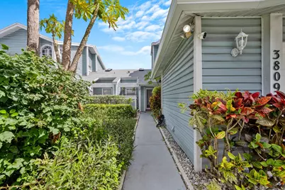 3809 Island Club Circle E, Lake Worth, FL 33462 - Photo 3