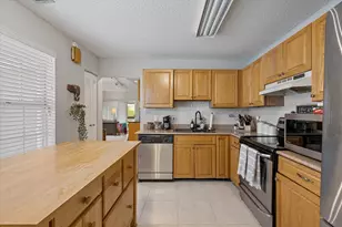 3809 Island Club Cir E, Lake Worth, FL 33462 - Photo 11