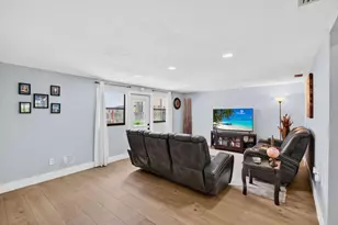 826 Cochran Dr, Lake Worth Beach, FL 33461 - Photo 17