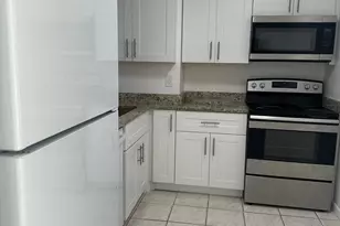 225 Bonnie Blvd, Palm Springs, FL 33461 - Photo 7