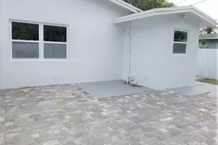 2410 NE 4th St, Pompano Beach, FL 33062 - Photo 5