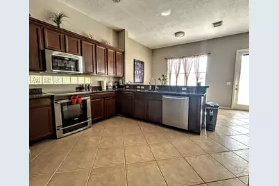 673 Gazetta Way, West Palm Beach, FL 33413 - Photo 15